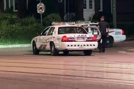 冰毒男襲擊警官 奪警官槍 還咬警官