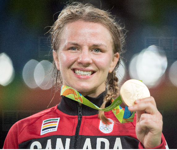 加國Erica Wiebe女子摔跤奪金 中國選手獲銅牌