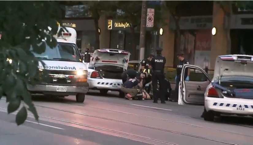 Yonge-Dundas警察被襲開槍還擊 SIU介入調查