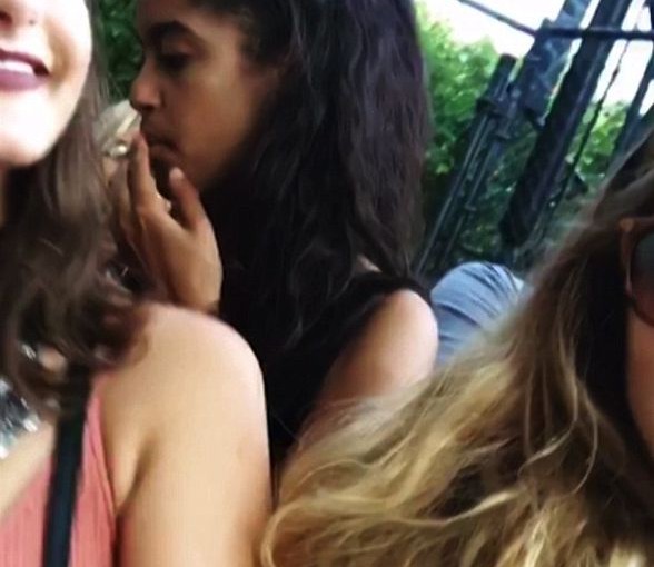 大女參加狂野派惹噪音投訴 奧巴馬頭痛教女