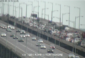 痛苦男導致伯靈頓高架橋高峰期關閉近3小時