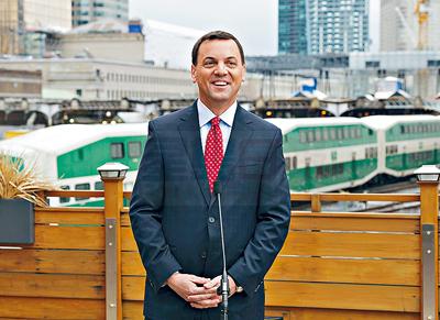 省議員胡達克宣佈退出政壇