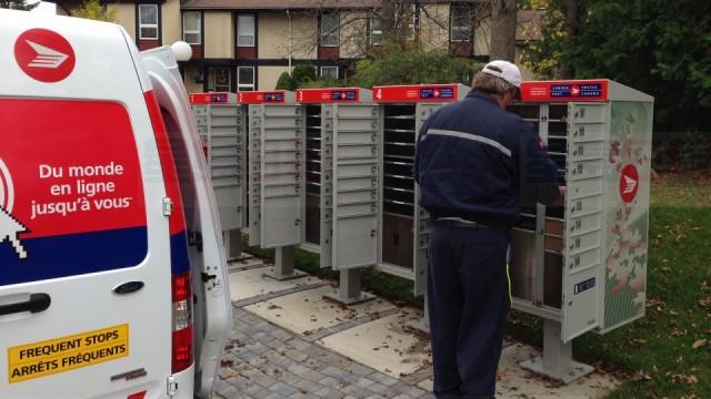 郵局罷工鬧劇不停 總理辦公室被千人圍