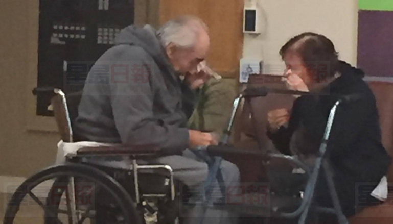 心碎 分居養老院62年老夫妻以淚洗臉