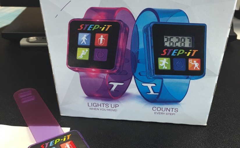 中國製造麥當勞玩具 因引起皮膚不適落柜