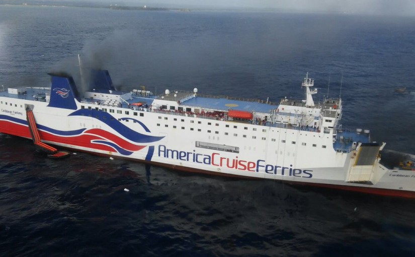 豪華遊輪海上著火 500乘客困甲板求救