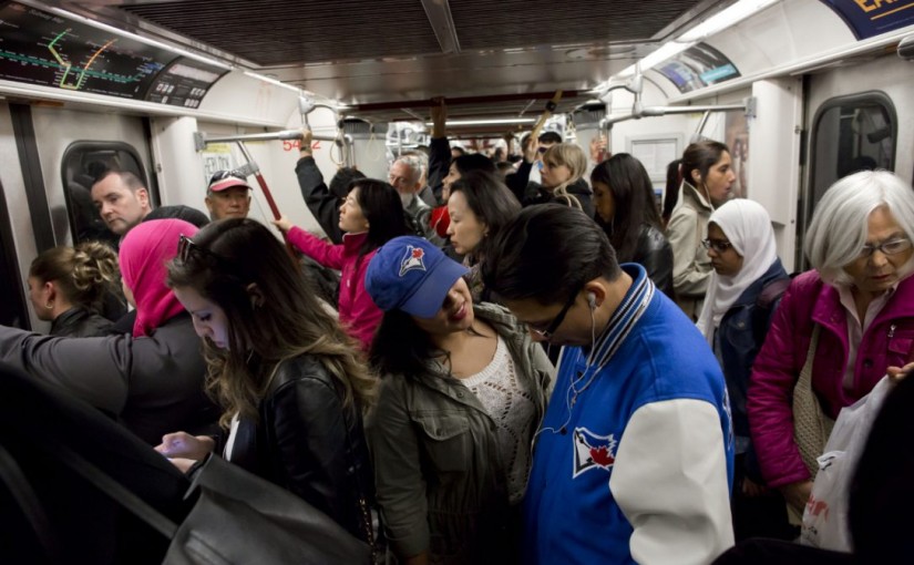 高熱獲致地鐵脫軌 TTC通勤速度放緩