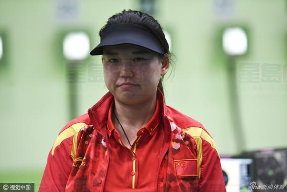 女子10米氣手槍張夢雪為中國隊奪得首金