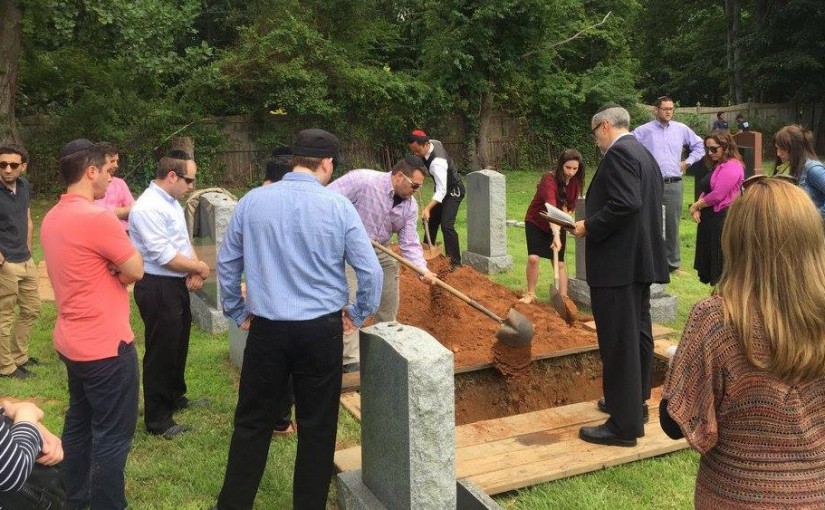 小感動 30人前往素不相識老婦葬禮