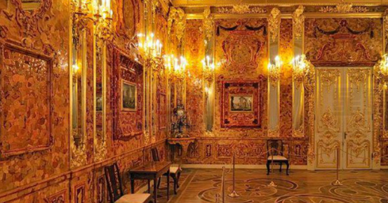 中國小童皇宮大廳小便 震驚俄羅斯