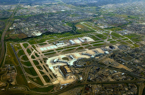 皮爾遜機場控制塔觸發火警 多架飛機改降咸美頓