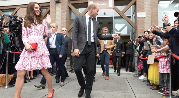 威廉王子凱特王妃今探訪原住民文化和自然美