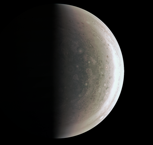 木星大特寫首曝光 南北極出現極光和風暴