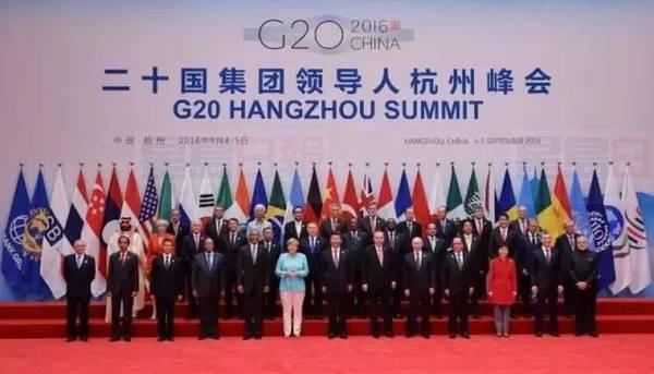 G20峰會領導人大合影 最中間是哪3位？