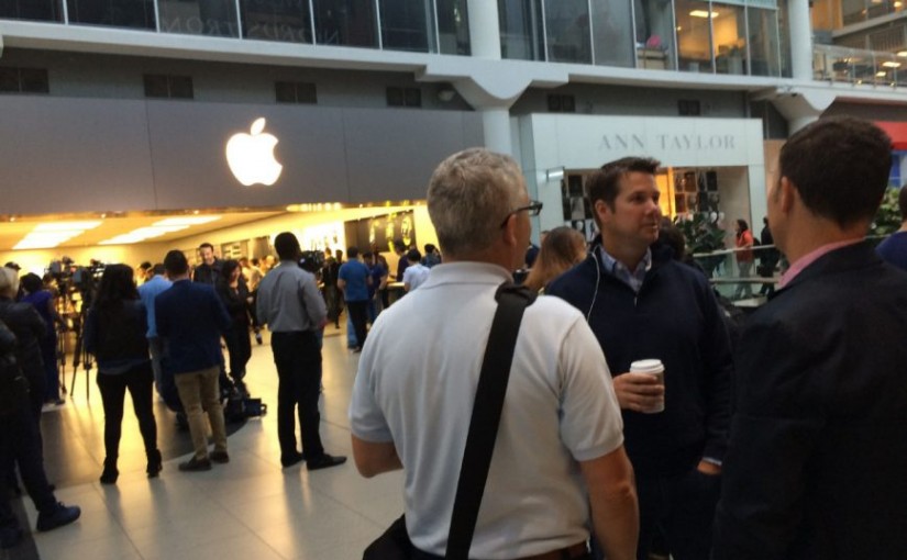 iPhone 7今天開賣了 粉絲們大排長龍