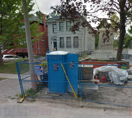 和臭哄哄移動廁所鄰居兩年 這家人求助無門