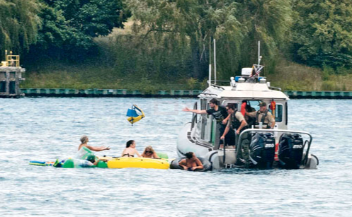 1,500美國人飄進加拿大 兩國邊境官員開會了