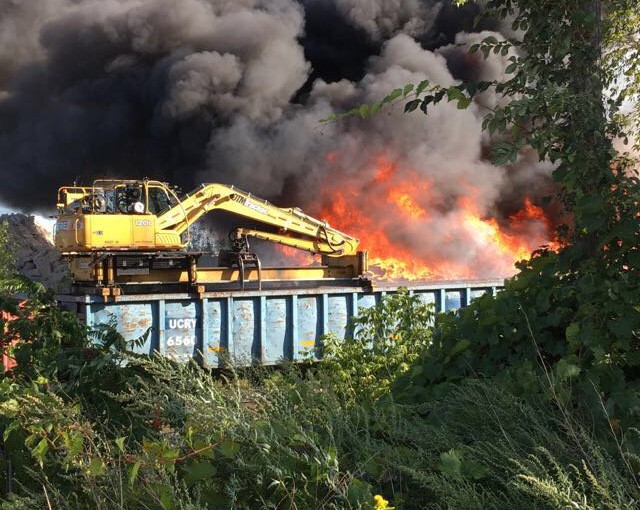 密西沙加採石場大火 黑煙多市市區可見
