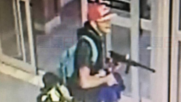 淘氣青年在商場內打氣槍 遭警方通緝