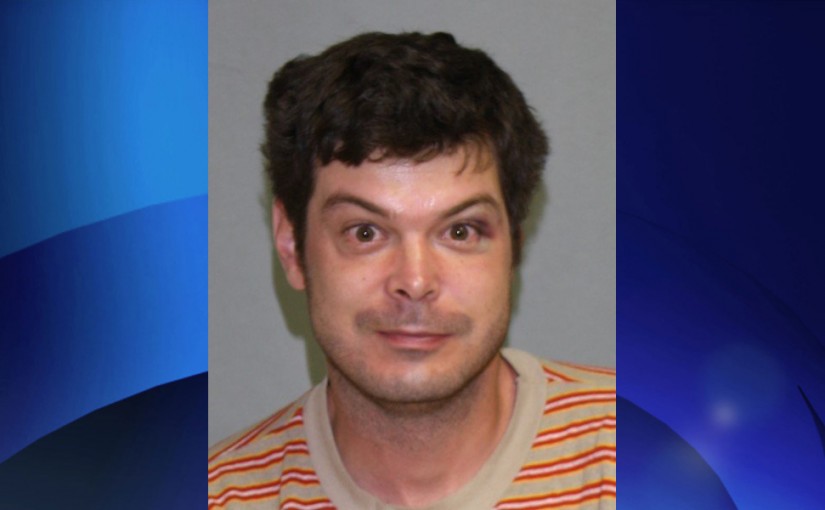 這名男子非常危險 見到不要靠近