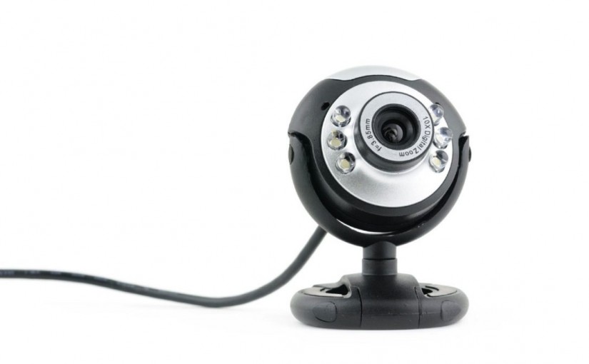 臉書教父也那麼做：不用攝像頭用膠布封住