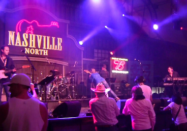 酒吧“不穿胸罩免費”為癌症籌款 卻引女性不滿