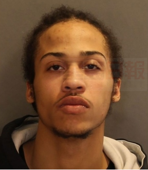 這名男子屢次強搶路人錢包項鏈 還打人