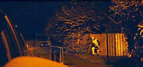 兩青年扮小丑嚇人被捕