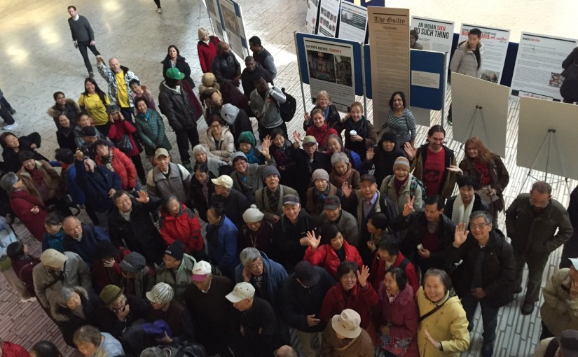 大量華人聚集市政廳 抗議交通費無折扣