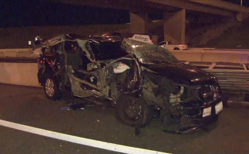 401高速的士與自卸車相撞 的士司機重傷