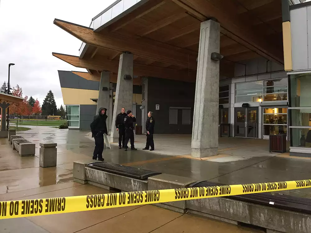 Abbotsford一間中學的兇殺及傷人案﹐疑犯被控兩項罪名