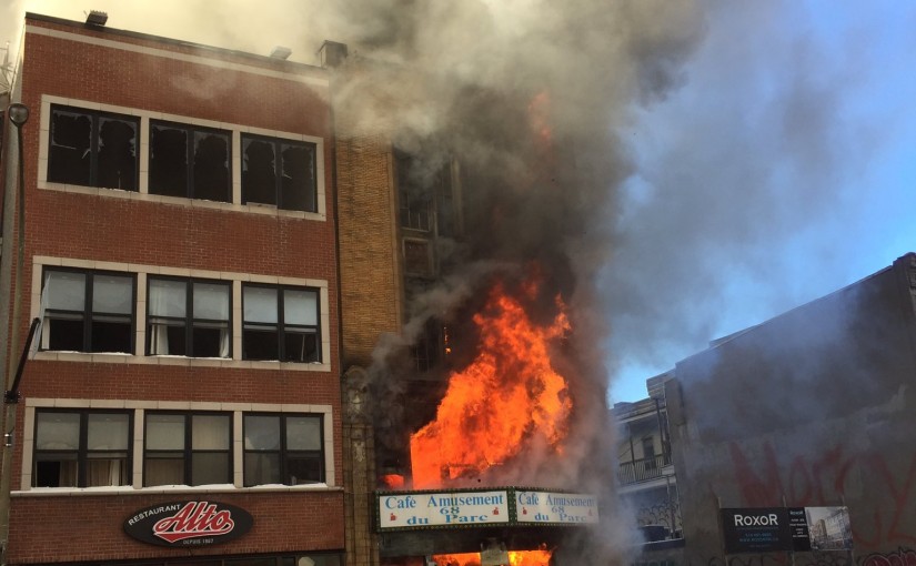 滿地可市中心嚴重火災 120名消防員趕往現場