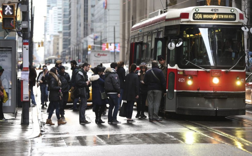 多市一男子駛入街車隧道 竟棄車徒步逃跑