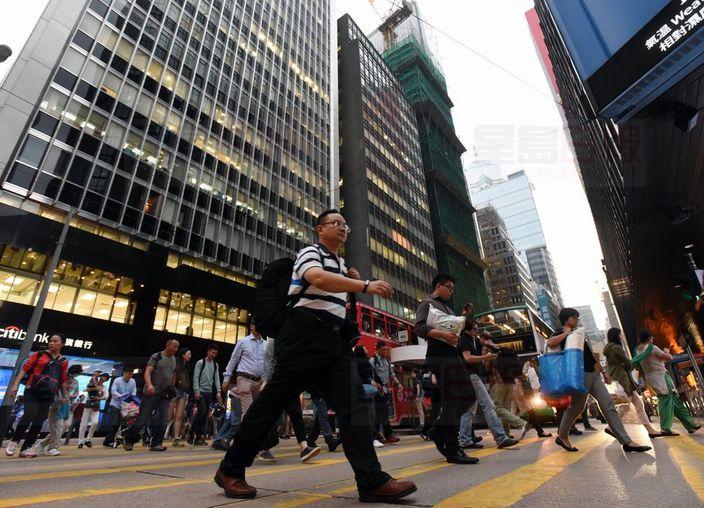 港人移民數字升 專業人士憂前景出走