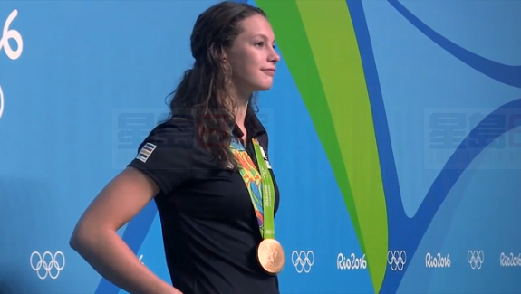 加拿大年度女運動員:游泳小將Penny Oleksiak
