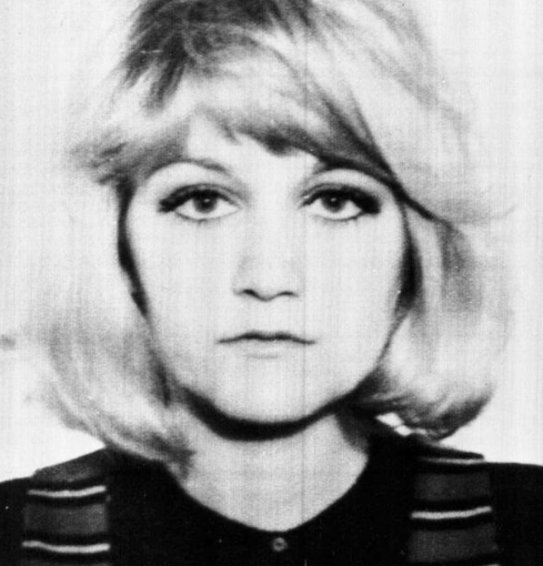 34年前空難中唯一生還 退休空姐家中死亡