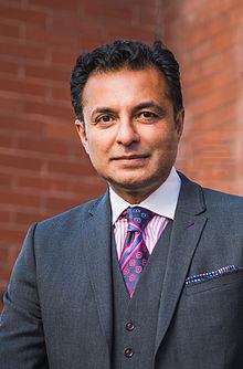 卡加利地產大亨勞斯萊斯中被槍擊 差點沒命