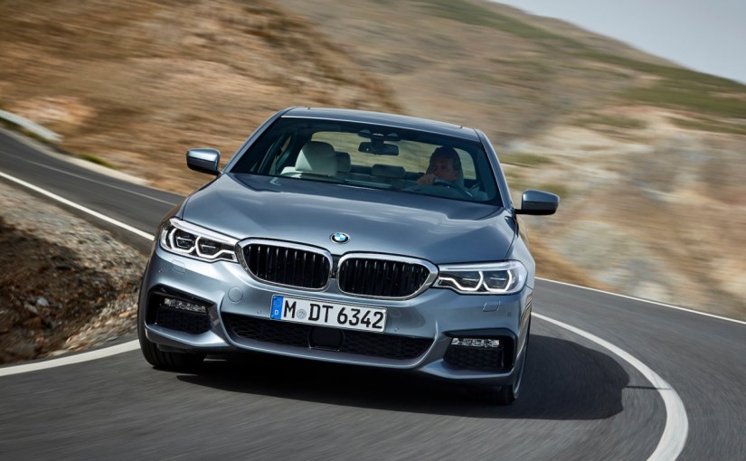 笨賊偷寶馬車 遭高科技反鎖車內束手就擒