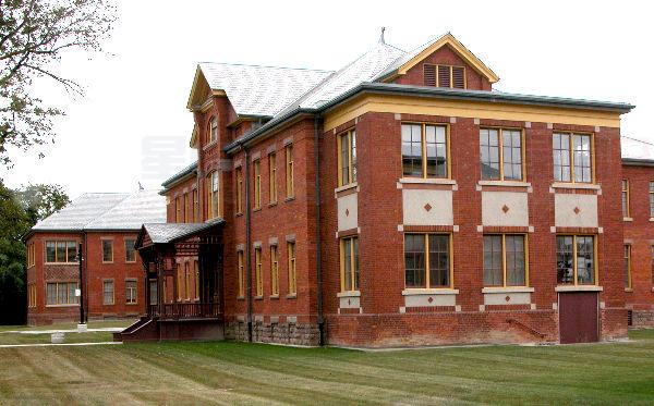 本地學院77學生疑食物中毒