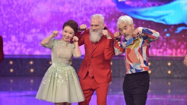 換個節日慶祝？多倫多時尚聖誕老人去中國賀新春