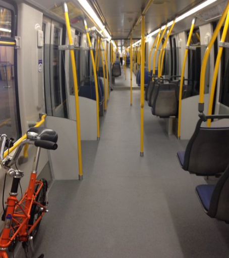 卑詩省本拿比架空列車車站發生乘客搗亂事件