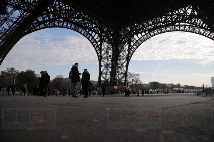巴黎鐵塔受襲風險高 建2.5米防彈玻璃圍牆