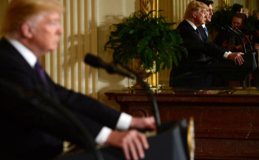 圖：杜魯多與特朗普出席聯合新聞發佈會