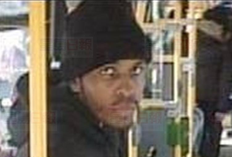 公交車監控拍銀行劫匪畫像 被控2項搶劫罪名