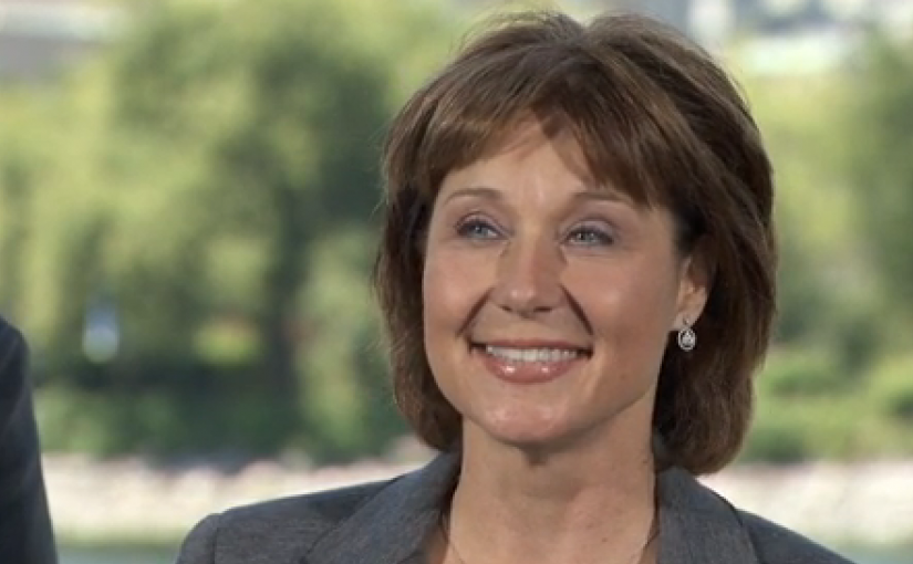 卑詩省省長簡蕙芝向省新民主黨黨領賀謹道歉