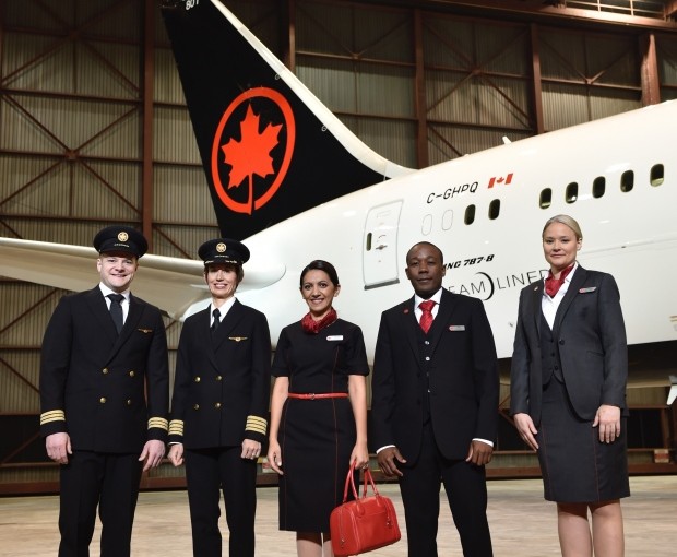 加航飛機換新裝 黑色底部顯懷舊色彩