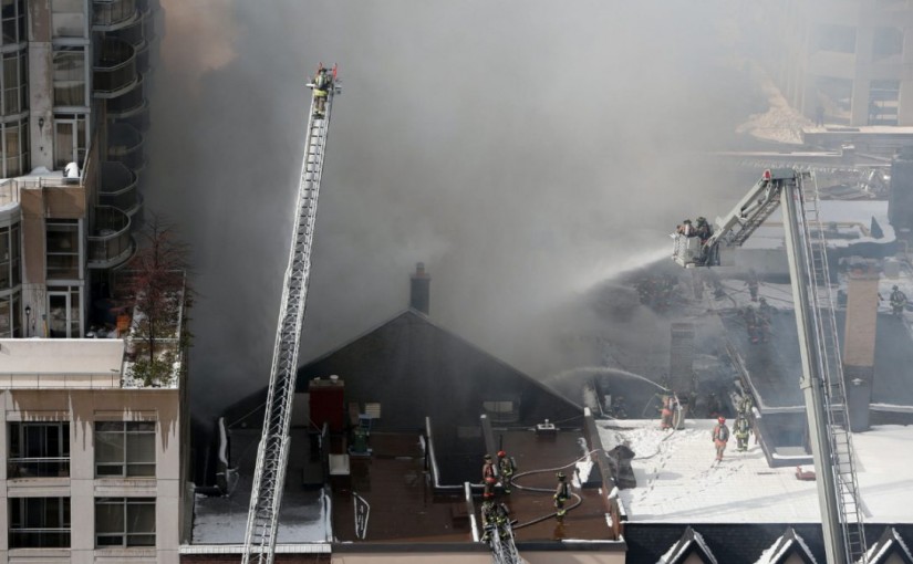 央街羽毛球俱樂部5級大火： 40輛消防車撲救