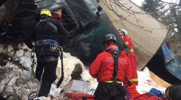 貨車翻下高速路堤司機被困兩日 救出終告不治