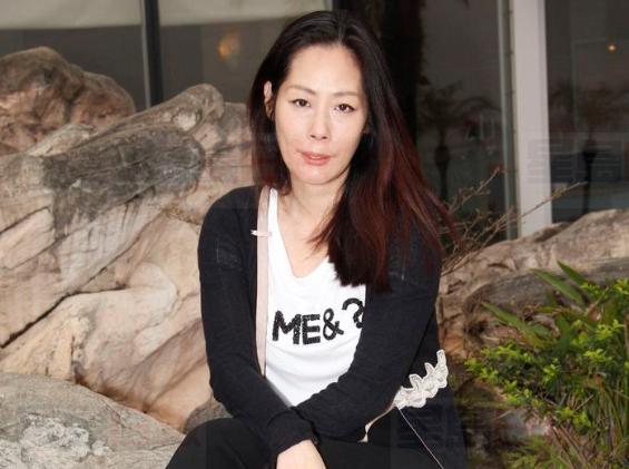 香港歌手關淑怡涉襲擊恐嚇餐廳員工 被逮捕