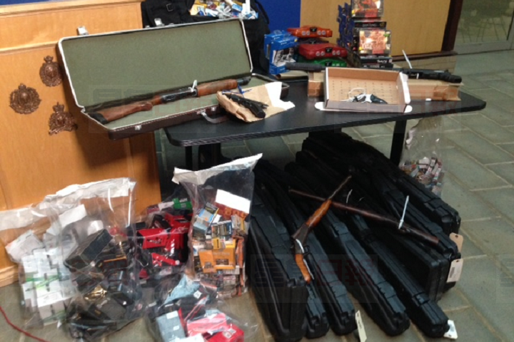 卑詩省皇家騎警起訴兩名劫匪共22項罪名